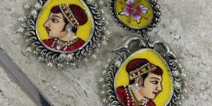 Raja Rani Earring Set