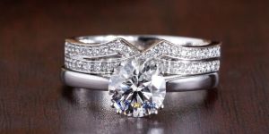 Round Cut Diamond White Gold Ring