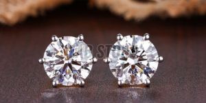 White Gold Round Cut Diamond Stud Earrings