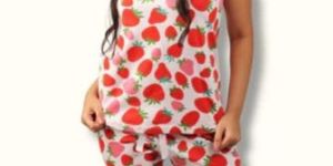 WOMENS STRAWBERRY PRINTED FULL SLEEVE NIGHTSUIT - WHITE