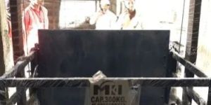 Cement Bags Lifting Machine