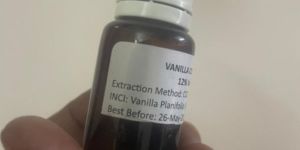 Vanilla Extract / vanilla essence