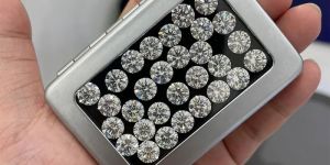 White Round Shape Moissanie Diamond