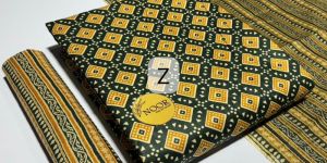 Ladies Green Cotton Printed Unstitched Suit