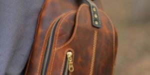 Mens Hunter Oil Pullup Leather Crossbody Sling Bag