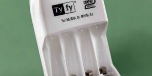 Ty Fy COMPACT 2 CHARGER for AA/AAA Ni-MH/Ni-Cd batteries