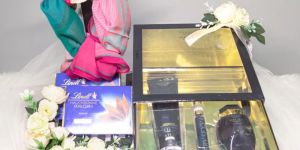 Womens Cosmetic Gift Hamper