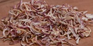 Dehydrated Pink Onion Kibbled