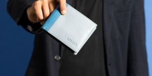 Contrast Panel Wallet