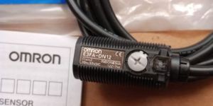 OMRON E3FA-DN12 2M Photoelectric Sensor