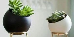 38813 Iron Planter Stand