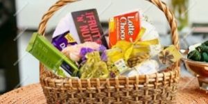 Flower Handicraft Woven Basket Rattan Wicker Bamboo Fruit Basket Portable Oval Shape with Handle