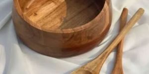 WOODEN SALAD BOWL WITH SERVER