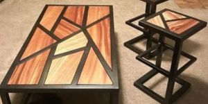 Coffee Table with 2 Stools