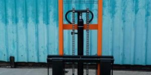 Plastic Pallets Movers