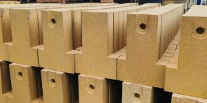 HIGH ALUMINA WALL HOLDING T BRICKS BIG