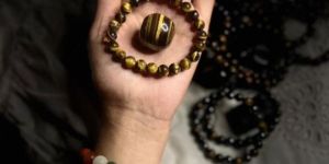 Tiger Eye Bracelet and Tumble for Meditation