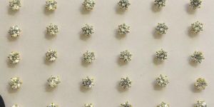 Single Stone Gold Nose Pin