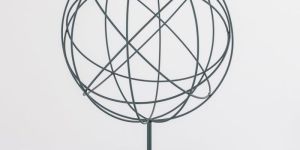 Stylish Round Decorative Stand