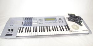 New Yamaha Motif ES6 61 Key Keyboard Synthesizer