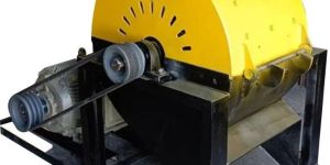 Wood Crusher & Sawdust Making Machine 15 Hp Motor 200 Kg/hrs Capacity