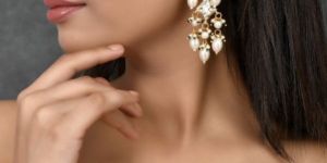 SH29-BM-ER-3460 Gold Toned Kundan Pearl Drop Earrings