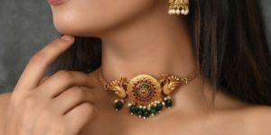 SH29-SC-JS-3450 Gold Plated Stone Studded Antique Choker