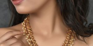 SH29-SC-JS-3451 Gold Plated Stone Studded Beaded Short Necklace