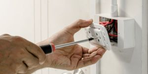 Residence Electrician Service