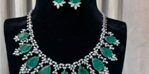 Emerald Necklace Set