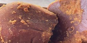Unrefined Sugarcane Jaggery Lumps