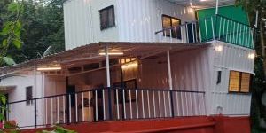 Farm House Portable Cabin