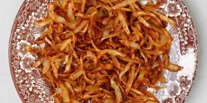 Pink Fried Onion Flakes