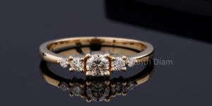 Three Round Diamond Ring