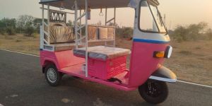 Mvm Bolt Xi Pink E-Rickshaw