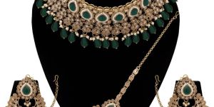 Timeless Beauty Reverse AD Choker Necklaces Jewelry Set