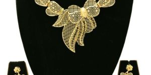 Timeless Simplicity Forming Choker Necklace Set