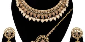 Traditional Adorned Beauty Choker Necklace set.