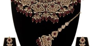 Triangular Elegance Reverse AD Mehandi plated Choker Necklaces Set .