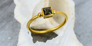 Sterling Silver Peridot Gemstone Baguette Ring