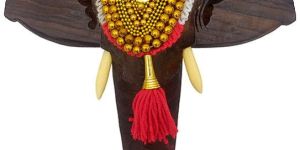 Rosewood Decorative Wall Hanging (12-inch, Brown)