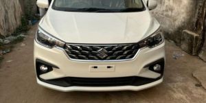 innova crysta rent service