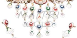 Ladies Traditional Gold Necklace Set