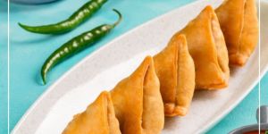 FROZEN PANEER CHILLI SAMOSA