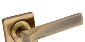 Riden Brass Rose Handle