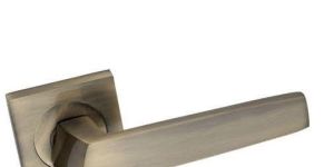 Trinto Brass Rose Handle