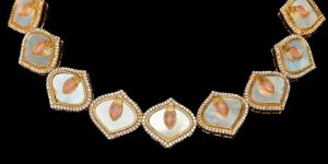 Stylish Small Necklace Set