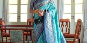 AF832 Ladies Turquoise Zari Woven Patola Silk Banarasi Saree with Blouse