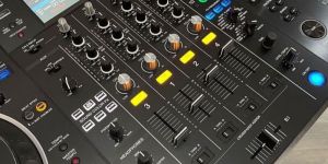 Pioneer DJ Mixer