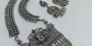 Ladies Fancy Heavy Pendent Necklace